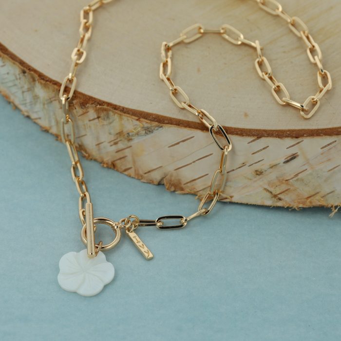 Flower Shell Necklace - Image 2