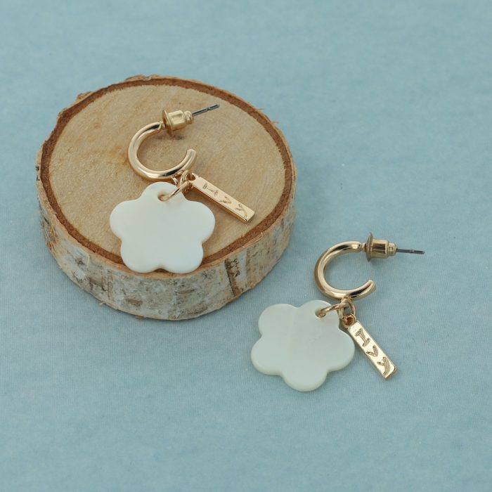 Flower Shell Earrings - Image 4